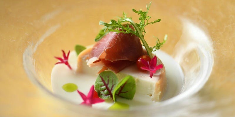 【Xmas2025】少し早めのお祝いに！フェスティブシーズンを彩る限定フルコース（12/10～19）