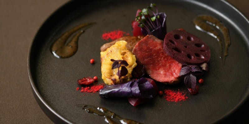 【Cena C】富士山サーモンのパスタ・黒毛和牛・デザートワゴン含む全6品＋シャンパンも選べる乾杯1杯付き