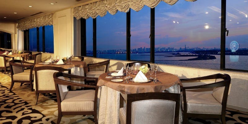 スカイレストラン サンセット（【旧店名】スカイレストラン カーニバル）