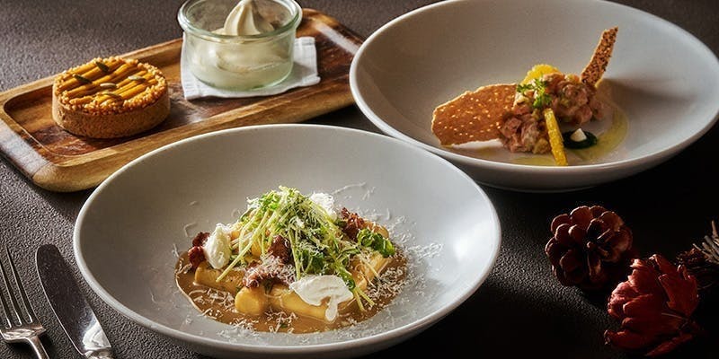 豚肩ロースのローストやニョッキなど前菜、メインが選べるプリフィックスランチ（平日限定）