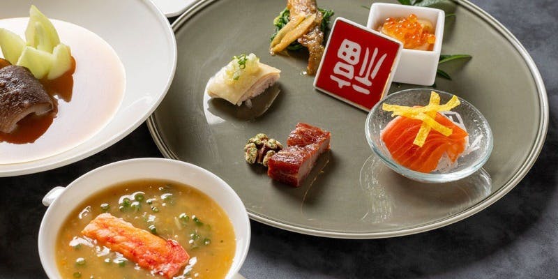【年末年始特別ディナーコース A】キャビアや鮑、タラバ蟹を取り入れた、豪華食材で祝う新年コース全7品