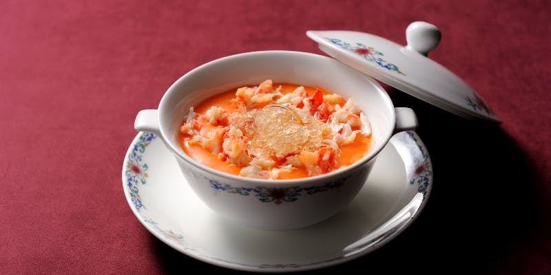 ランチコース「金華」蟹の卵入りふかひれスープや和牛の甘酢炒めなど贅沢な全8品