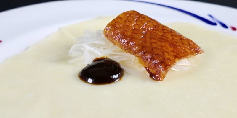 【絶品ディナー】季節のふかひれスープや北京ダック、特製点心、酢豚など人気メニュー全8品