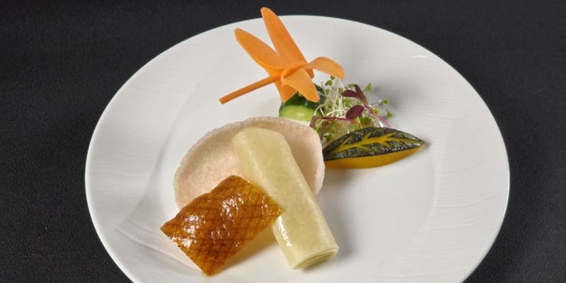 【桔梗】蟹肉入りふかひれスープ、和牛肉、海鮮おこげなど全7種　＋スパークリング含む1ドリンク