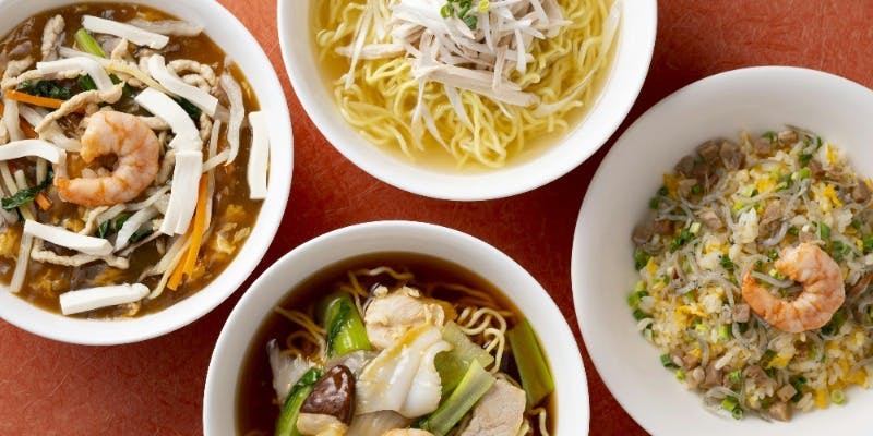 【平日限定　牡丹ランチ】3種から選べるおすすめ麺料理と炒飯のハーフ＆ハーフセット＋食後コーヒー