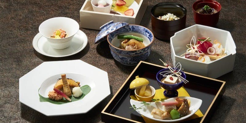 日本料理 芝桜（にほんりょうりしばざくら）