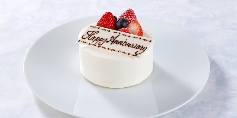 【プロポーズプラン】ロゼシャンパン・ハーフ付き 魚＆肉料理のWメイン全6皿＋特製ケーキ＆花（BOX席）