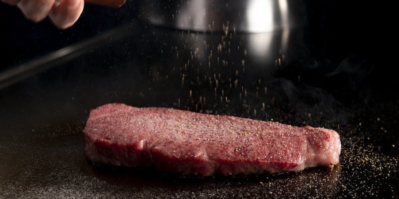 鉄板焼 燔（ひもろぎ）