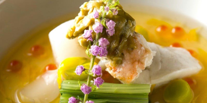 季節の一品がついた二段重ランチ