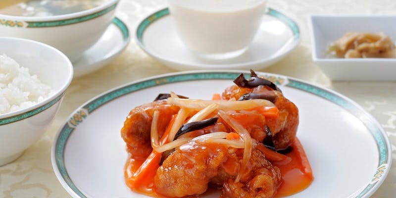 【月～木曜日限定ディナー】中国料理セットメニュー　鶏の唐揚げ（月～木曜日限定）