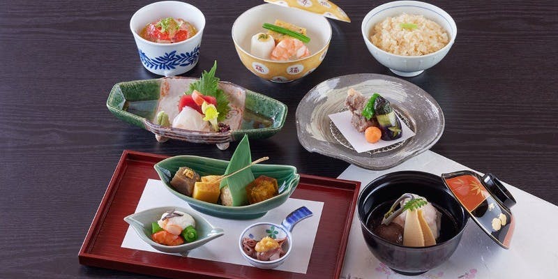 【京遊膳】季節の食材を使用した月替わりの昼会席全7品 （土日祝日限定）