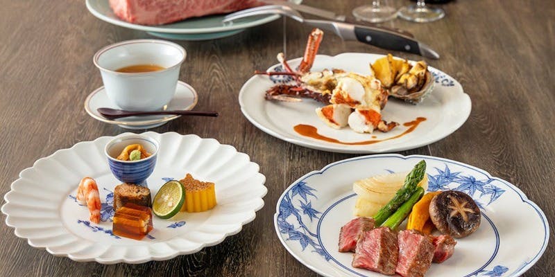 【鉄板焼 アニバーサリーコース】イセエビや和牛サーロインを目の前で調理 ＜グラスシャンパン付＞