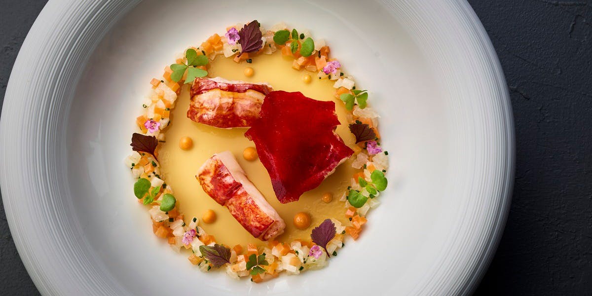 ラ・ベ／ザ・リッツ・カールトン大阪 【ランチ/ラ・ベ】前菜、コンソメ