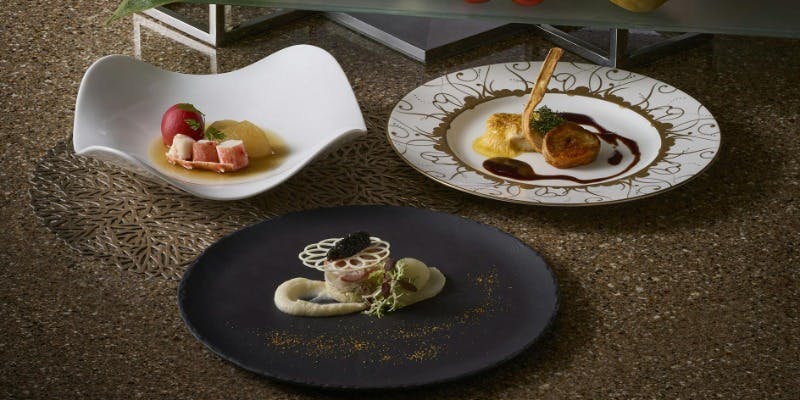 神戸ビーフサーロインステーキディナー～三種類のカニを味わう 冬の味覚の饗宴～＋乾杯ドリンク付き