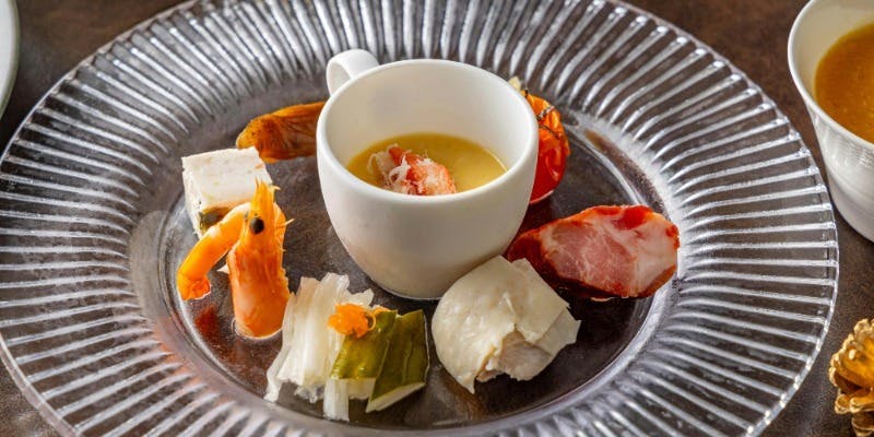 【Xmas2025】牛フィレなど5皿＆デザート＋乾杯スパークリングワイン（12/20～22,24～25）