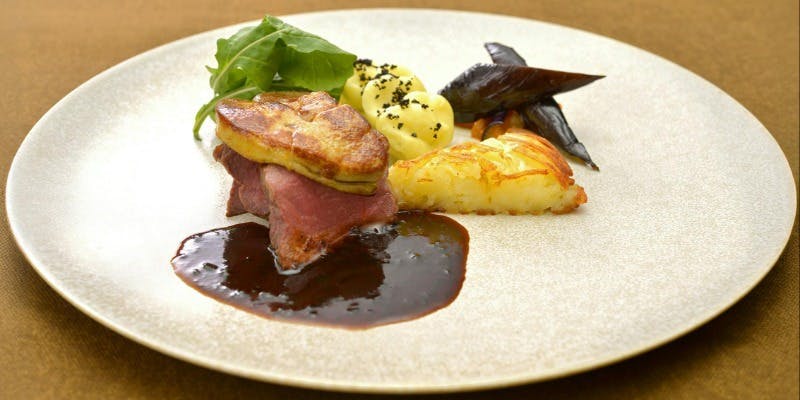 【記念日は牛フィレとフォアグラで贅沢に】前菜、メイン、デザートの3品コース