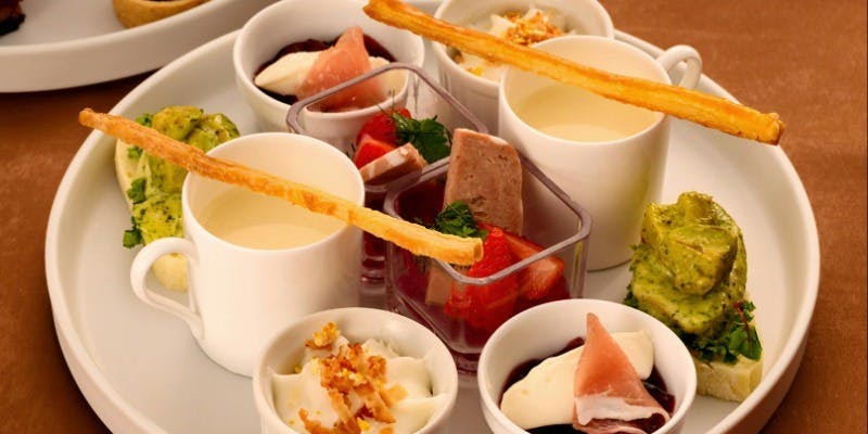 チョコレートと冬の恵みを味わう ポム・ダダンアフタヌーンティー＋カフェフリー（120分滞在・平日限定）