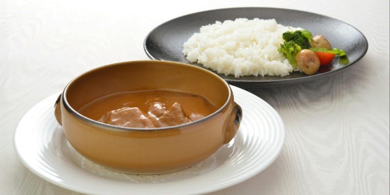 【ランチセット】国産牛を使用した丸ノ内ホテル 伝統のカレー