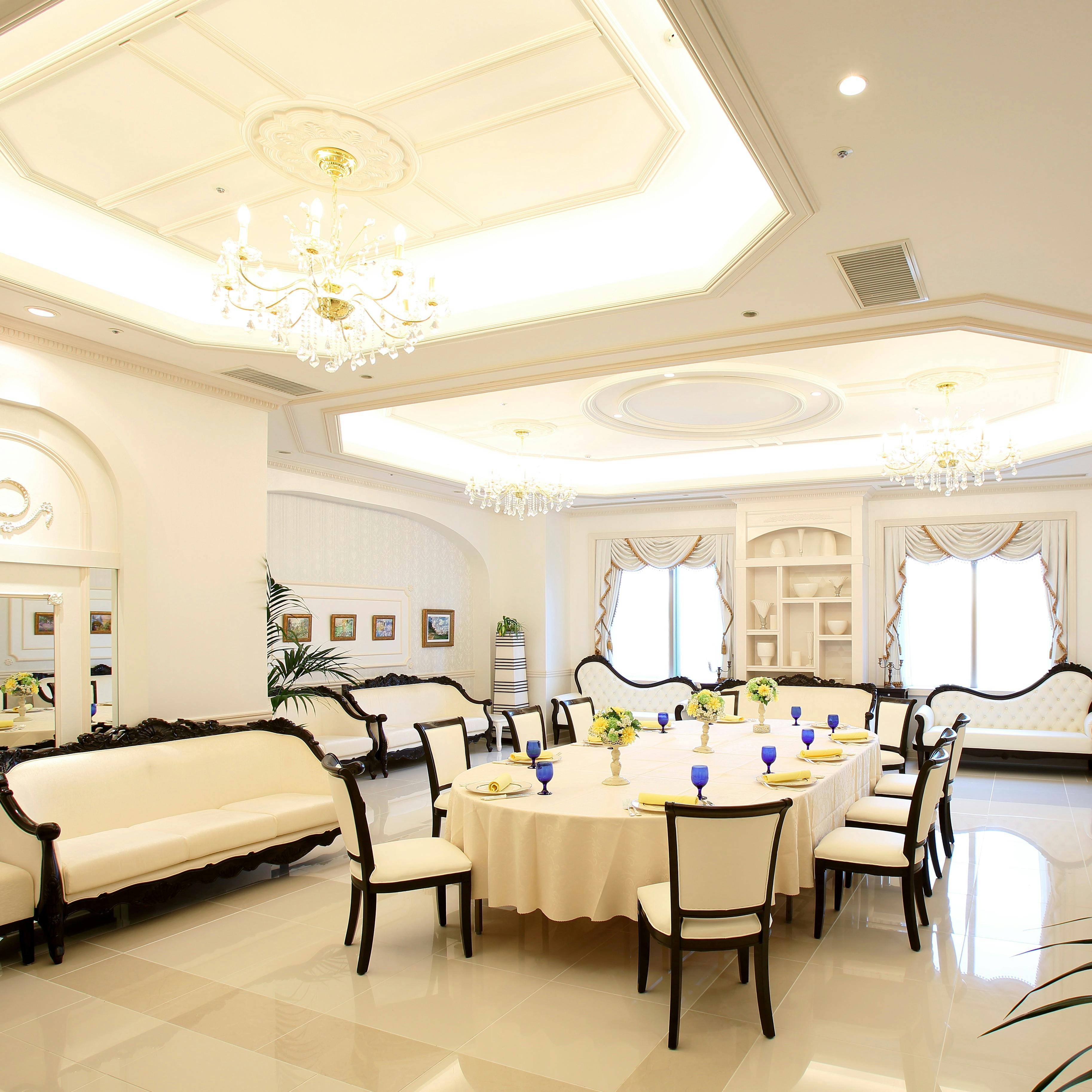 白を基調とした上品な非日常空間