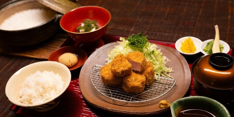 【完全個室ランチ＆炊きたて土鍋ご飯】あぐー豚ひれかつ膳＋ウェルカムドリンク＋個室料込