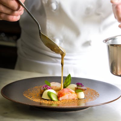 美食を彩る、心尽くしのおもてなし