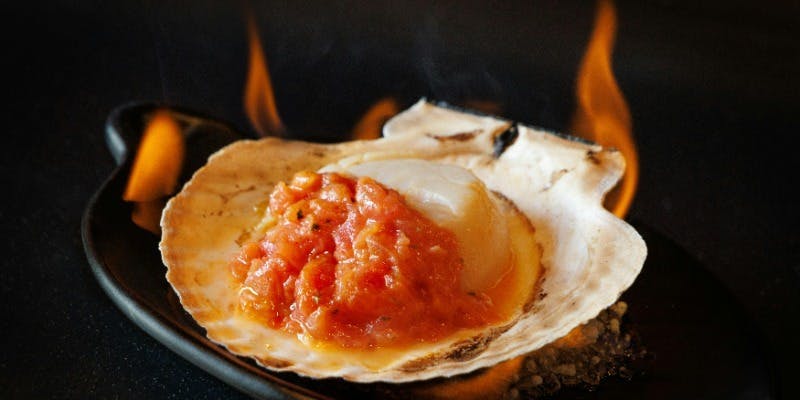 帆立貝柱の鉄板焼と黒毛和牛ロースステーキ「瑠璃」