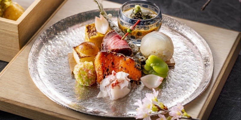 ＜会席＞【土日祝】料理長おすすめ箱膳弁当～冠～