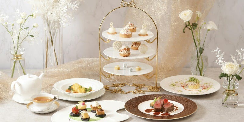 【Xmas2025】本格フレンチ全4品×スノーホワイトアフタヌーンティー＋乾杯酒（平日・11/1～12/23）