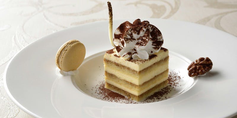 【平日限定】人気のイル・テアトロ　オリジナルティラミスを含む季節のランチコース全4品