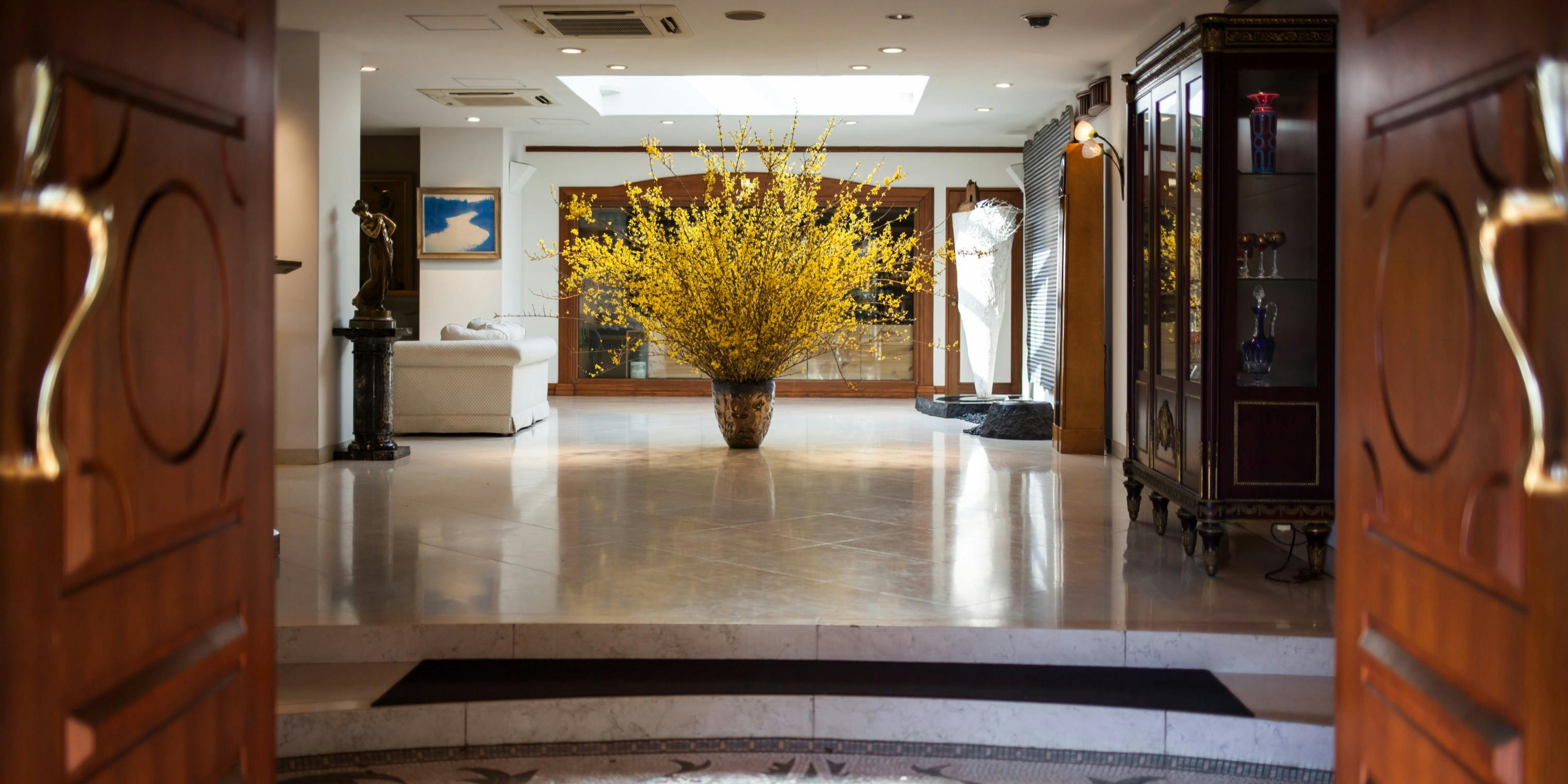 Q.E.D.CLUB（キューイーディー・クラブ）