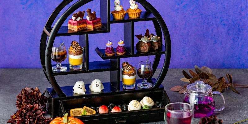 10/1～【スイーツが主役！】ハロウィンAfternoon Tea＋SNSで大人気フラワープレート＋生バラ装飾