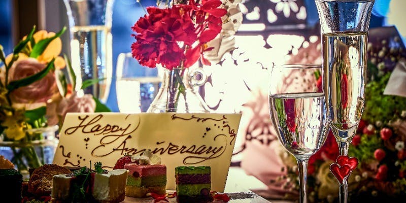 【フルコース全7皿】記念日演出、特別なデセールにメッセージを添えて－スパークリングワイン付