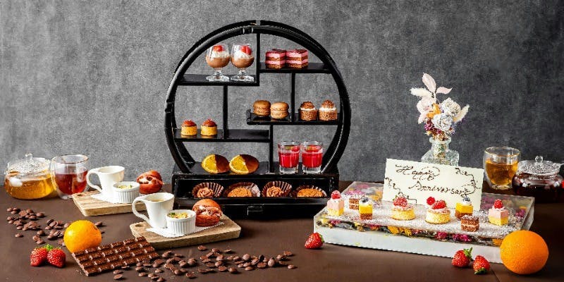 【カカオ×AfternoonTea】麗しのショコラアフタヌーン＋フラワープレート＋生バラ装飾