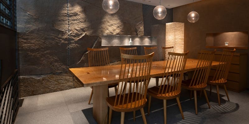 【半個室確約 お祝いやお顔合わせに】 造り・炭火焼サーロイン・ミニちらし寿司など全7品（半個室確約）