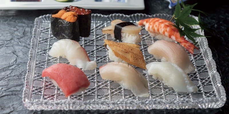 【寿司・すき焼き会席】先附、椀、黒毛和牛すきやき、握り寿司など全6品
