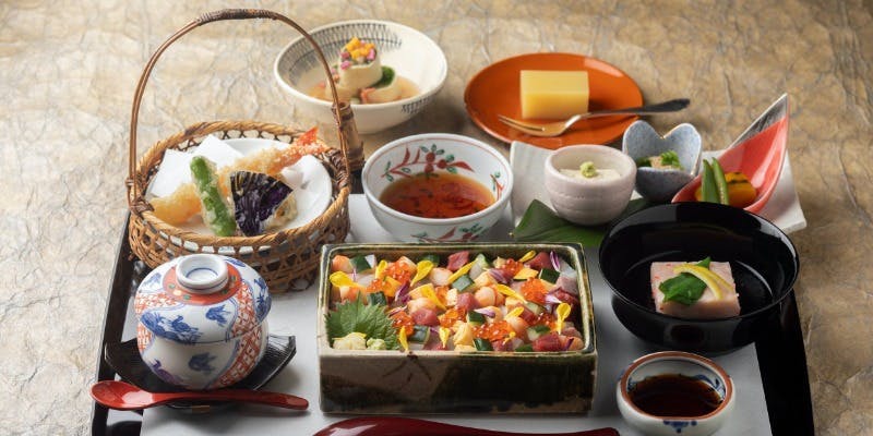 海鮮ちらし寿司御膳　先附、小鉢、蒸物、揚物など