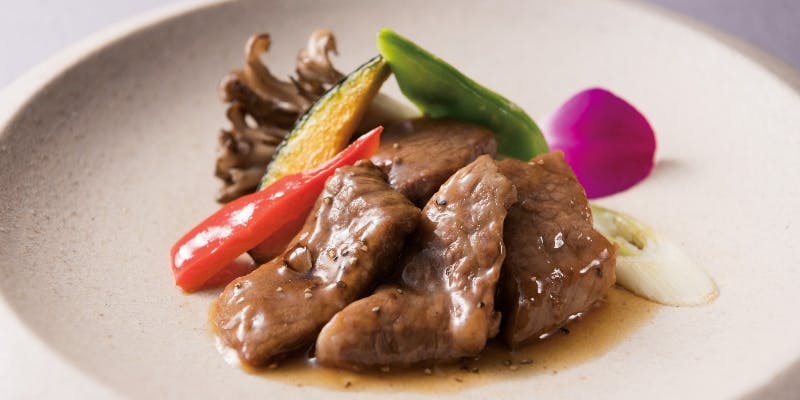 【正月コース「瑞春」】鮑のひと品、牛肉の炒め物や真鯛の蒸し物など多彩な美味が揃う全7品（1/1～3）