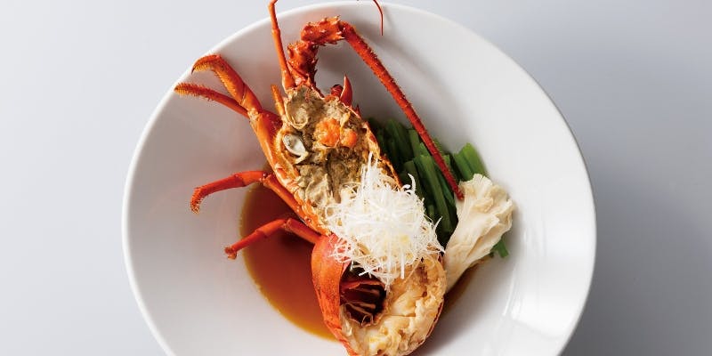 【春蘭】姿ふかひれの土鍋煮込みや、伊勢海老、黒毛和牛など贅を尽くしたコース