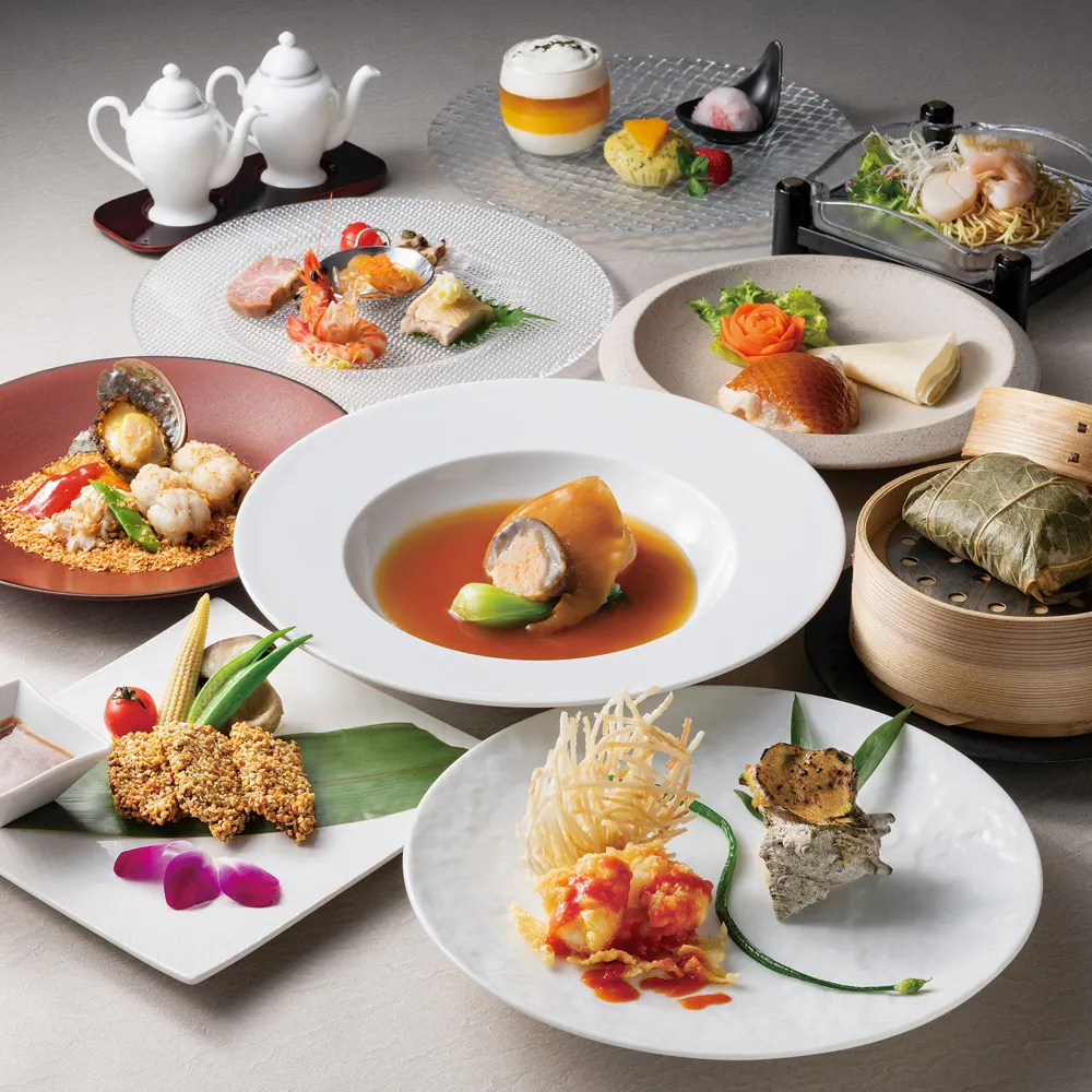 中国料理 春蘭門／ホテル阪急インターナショナル 【吟味】前菜5種盛り合わせ、姿ふかひれ、北京ダック、鮑、和牛など全8品＋1ドリンク ディナー ...