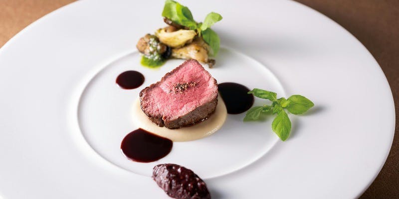 【ノーブル】前菜、魚・肉料理、デザートなど全7品＋乾杯スパークリング（鹿腿肉のロティ／12～2月）