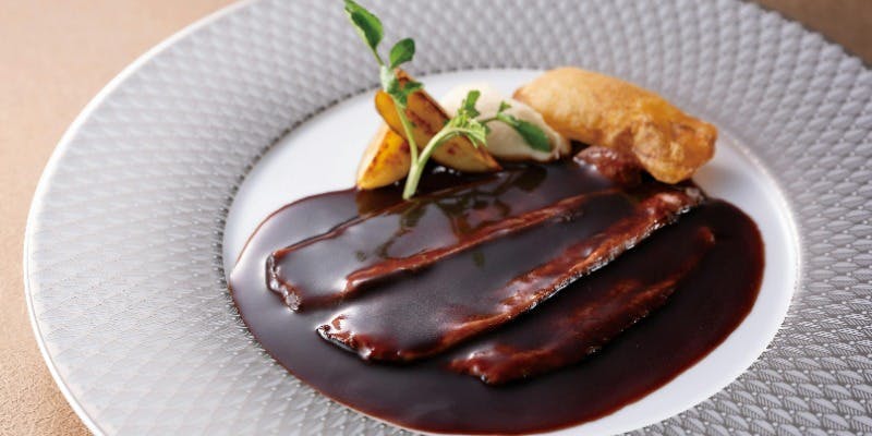 【グルマン】四季折々の前菜、魚料理、選べる肉料理など全6品（12～2月）＋グラスシャンパン