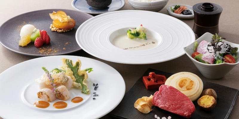 【12月～・撫子】前菜・甘鯛のひと皿・ステーキ・演出デザート付きランチ（牛フィレ70g）