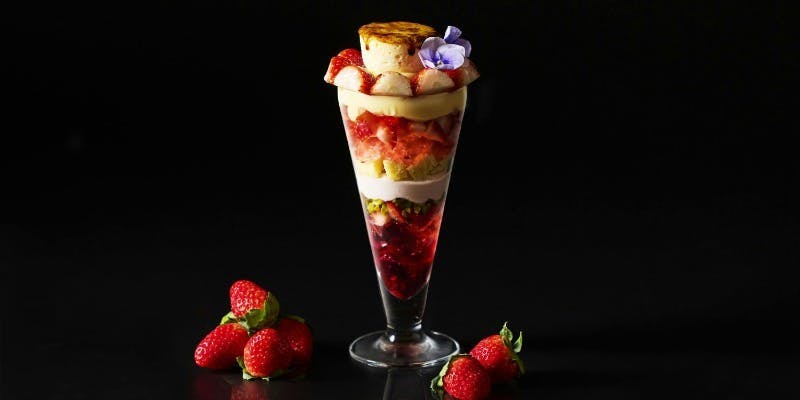 【1/13～2/27限定】ストロベリーシブーストパフェ＋コーヒー・紅茶おかわり自由（90分制 / 平日10食限定）