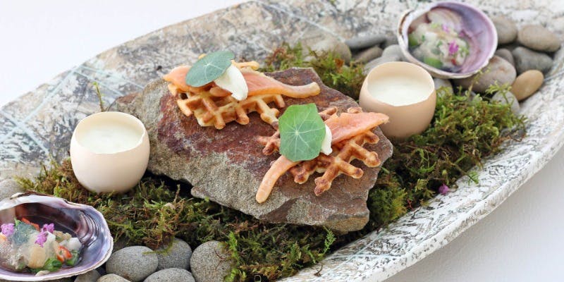 【デギュスタシオン】淡路ビーフや鮑など島内から集めた旬の食材を楽しむシェフおすすめコース