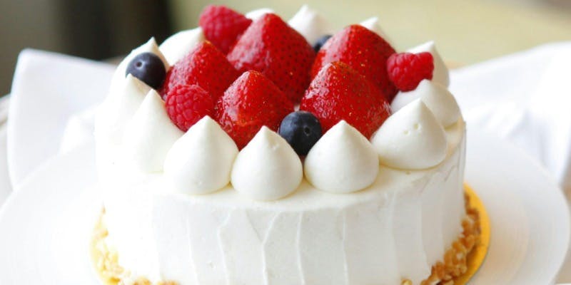 「アニバーサリープラン」～大切な記念日に～オマール海老と国産牛フィレにホールケーキ　ミニアルバム付き