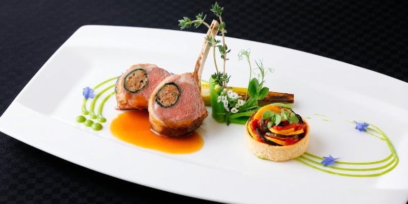 名古屋東急ホテル　２階レストラン「ロワール」　フレンチコースディナー　１組２名　招待券　６月３０日まで レストランロワール／名古屋東急ホテル ヴォート ル ボヤージュ贅