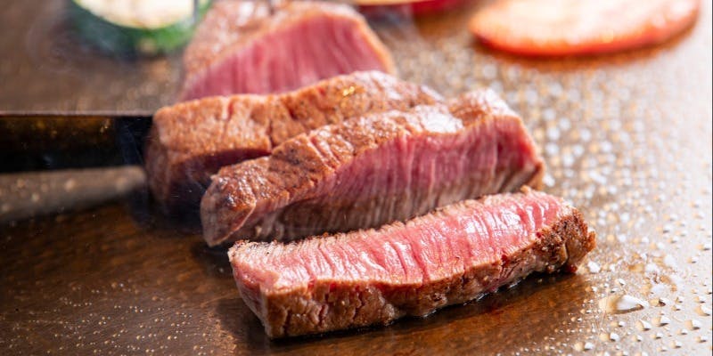 【鉄板焼き】春宮（お造り、ブランド牛ステーキ、野菜ソテーなど　全6品）＋グラスシャンパン付き