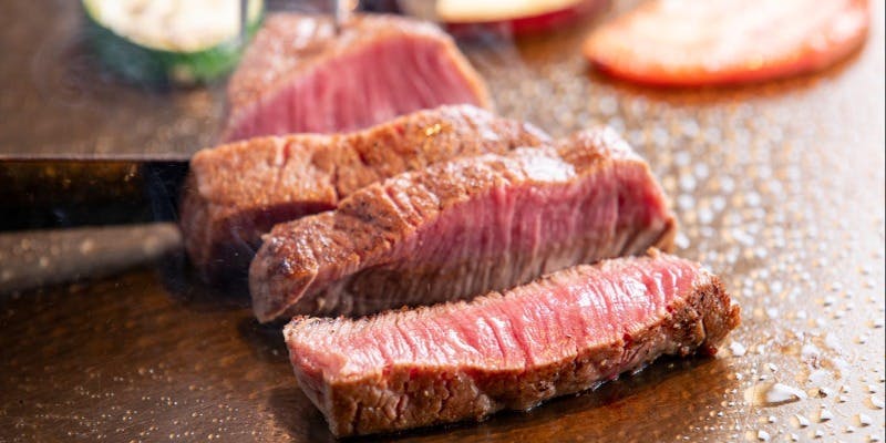 Xmas2025【鉄板焼き・ランチ＜橋姫＞】魚介のポワレや国産牛ステーキ、野菜ソテーなど　全8品