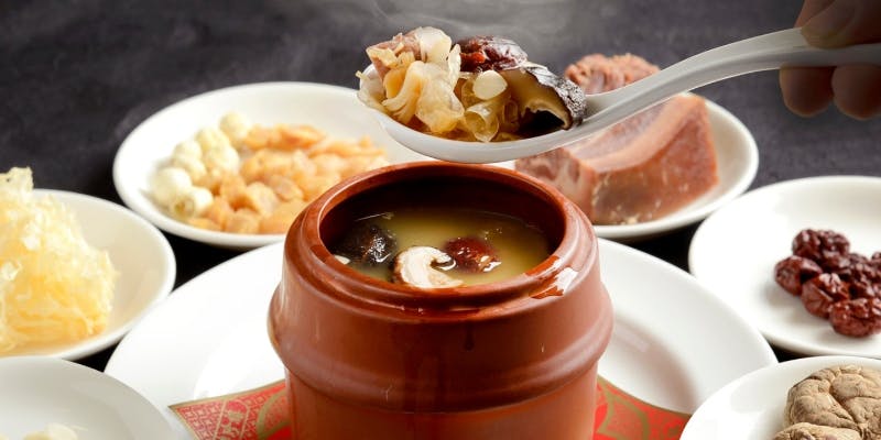 【料理長おまかせコース】広東式刺身、フカヒレ入り壺蒸しスープなどのコ－ス（2名～個室確約）