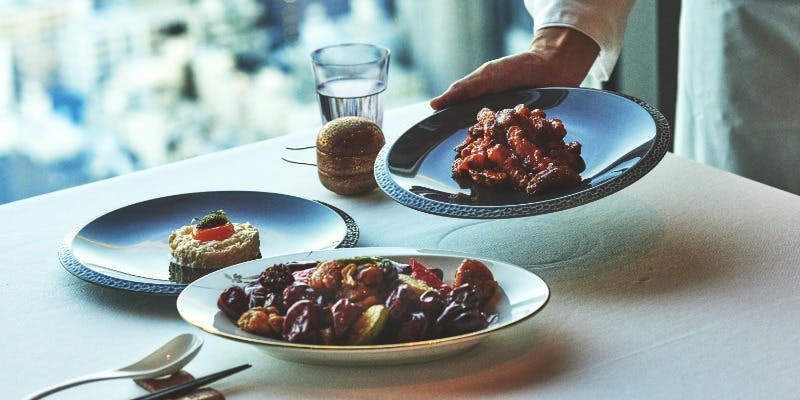 【フェスティブ｜アガット 8品＋選べるデザート】「鮟鱇の朝天唐辛子甘辛炒め」含むディナーコース